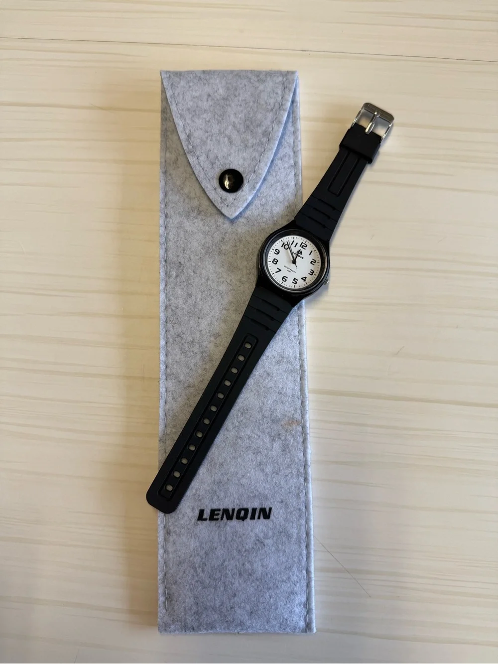 LN LENQIN Easy Read Analog Quartz Watch Black & White | 50M Water Resistant